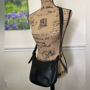 Vintage COACH Black Leather Legacy Collection Shoulder Bag